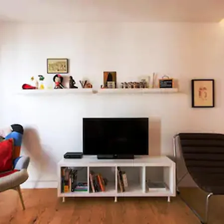 Comfortable And Bright - *